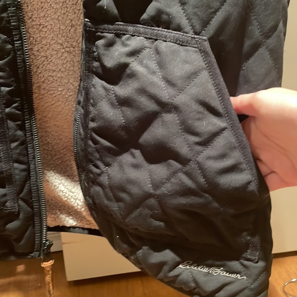 Eddie Bauer Quilted Sherpa Lined vest - Picture 3 of 4